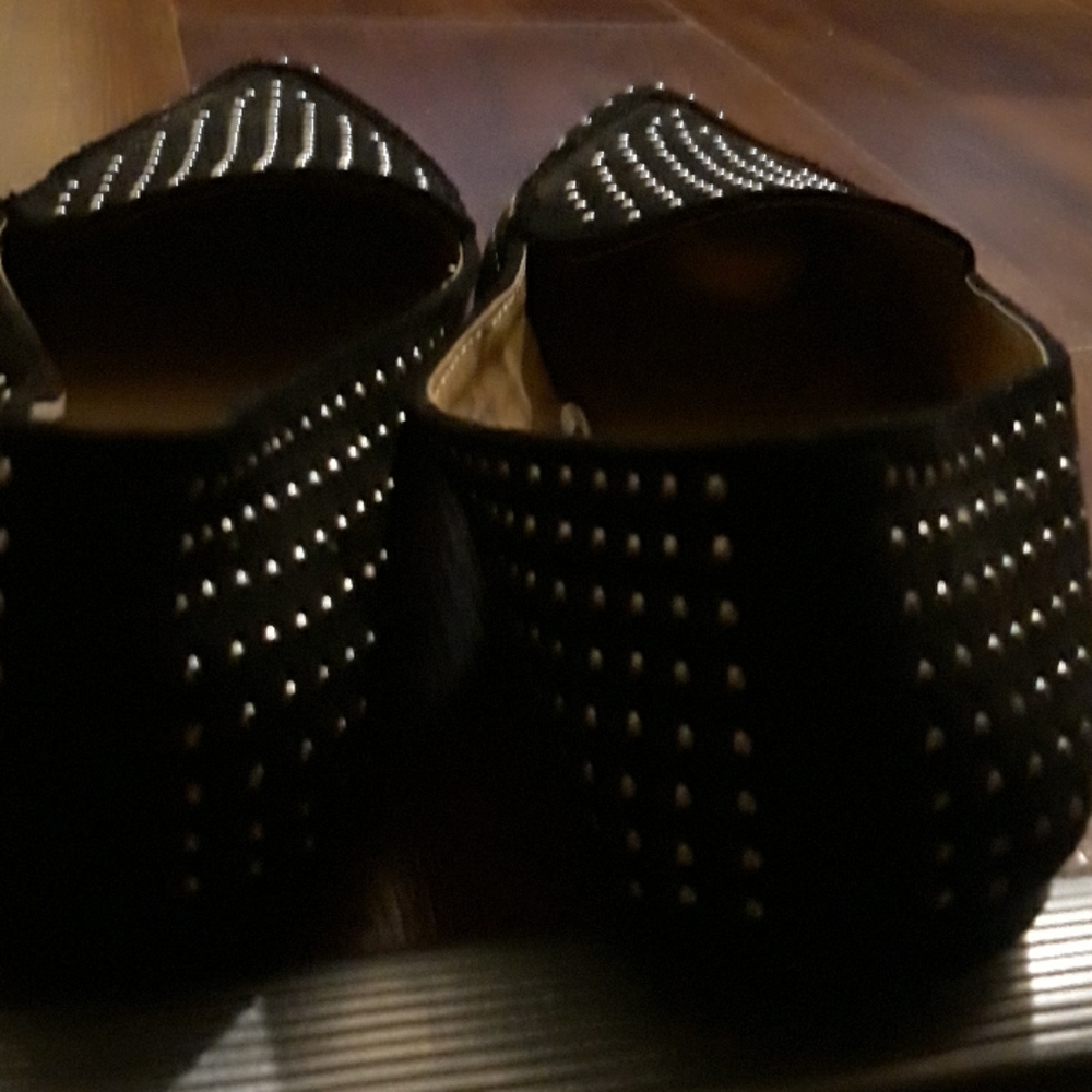 Shoes - Picture 2 of 4